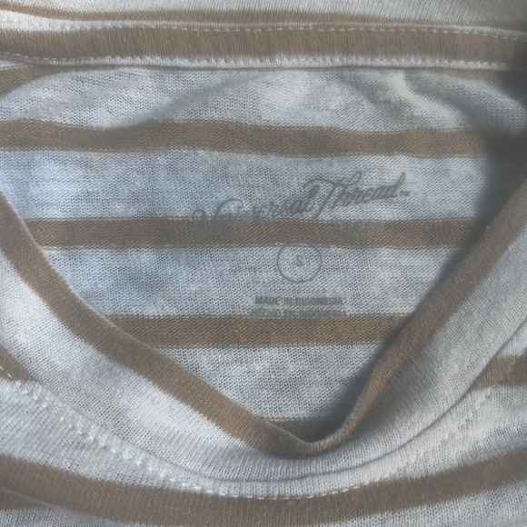 Universal Thread Boxy Crop Tee - Picture 2 of 3